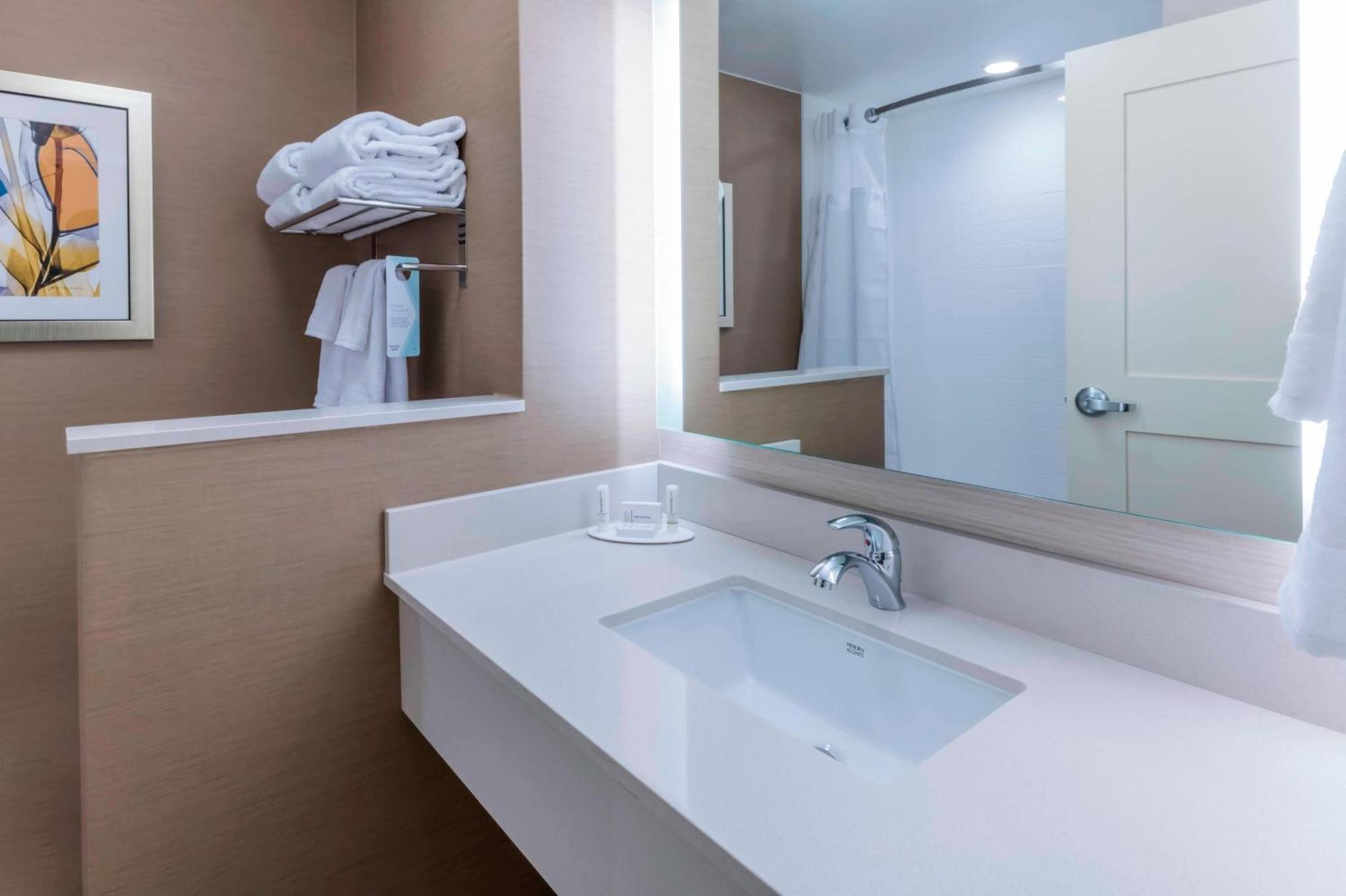 Fairfield Inn & Suites By Marriott Boston Marlborough/Apex Center Exterior foto